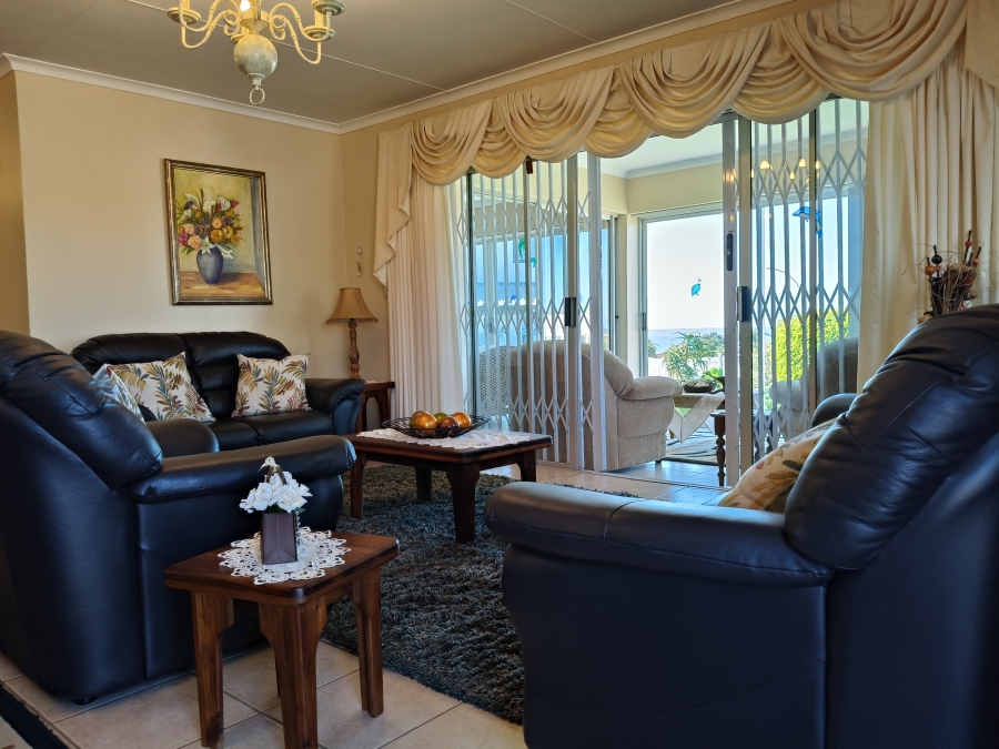 3 Bedroom Property for Sale in Wavecrest Eastern Cape